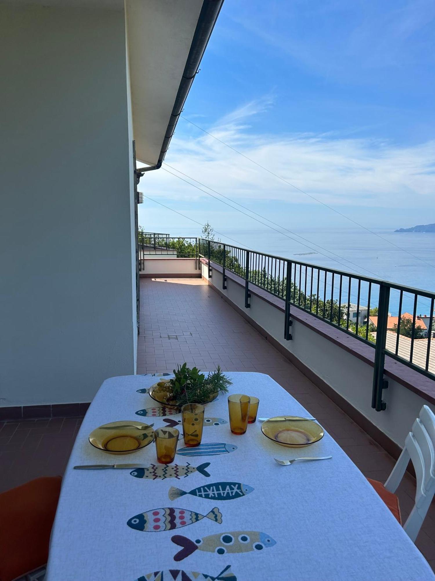Apartamento Beautiful Tigullio Lavagna Exterior foto